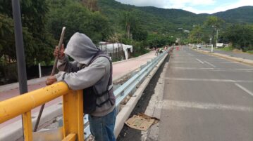 Work on the Chapala-Jocotepec bicycle lane nearing completion