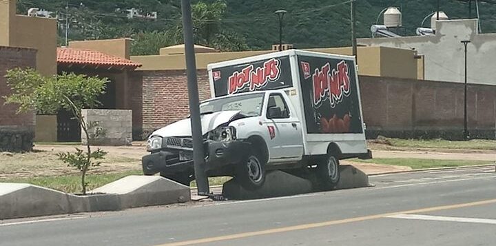 Delivery truck crashes into the bicycle lane