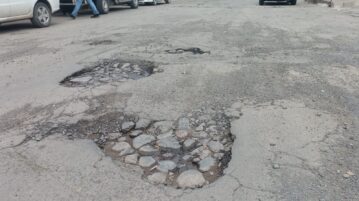 Battling with potholes on Jocotepec’s South Independencia Street