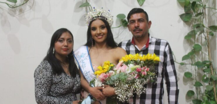 Danna Rodriguez is crowned as Queen Fiestas Patrias Ajijic 2022