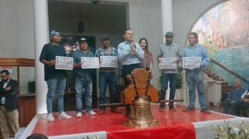 Chapala President recognizes workers in city hall remodel