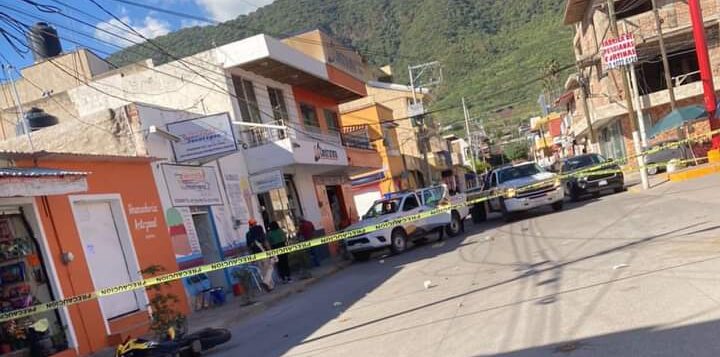 Motorcyclist runs over Jocotepec pedestrian