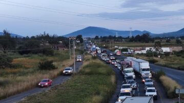 It blocked the Chapala-Guadalajara highway