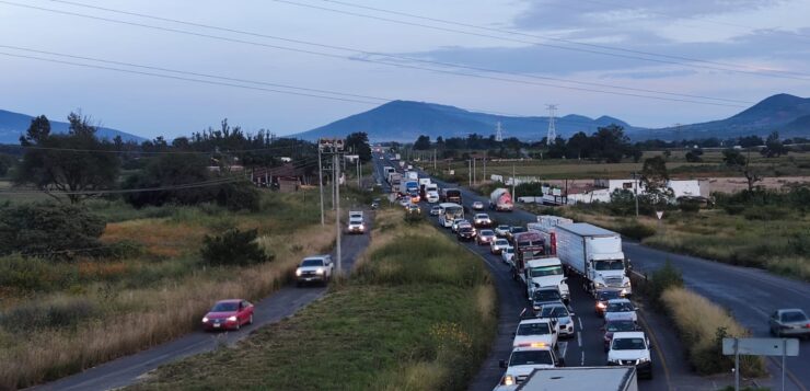 It blocked the Chapala-Guadalajara highway