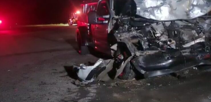 Truck crashes into trailer on Chapala highway