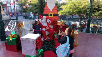 Santa Claus lights up the Christmas party in Jocotepec