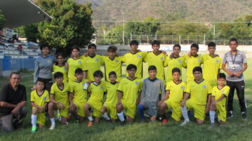 Ajijic youth soccer teams get new uniforms