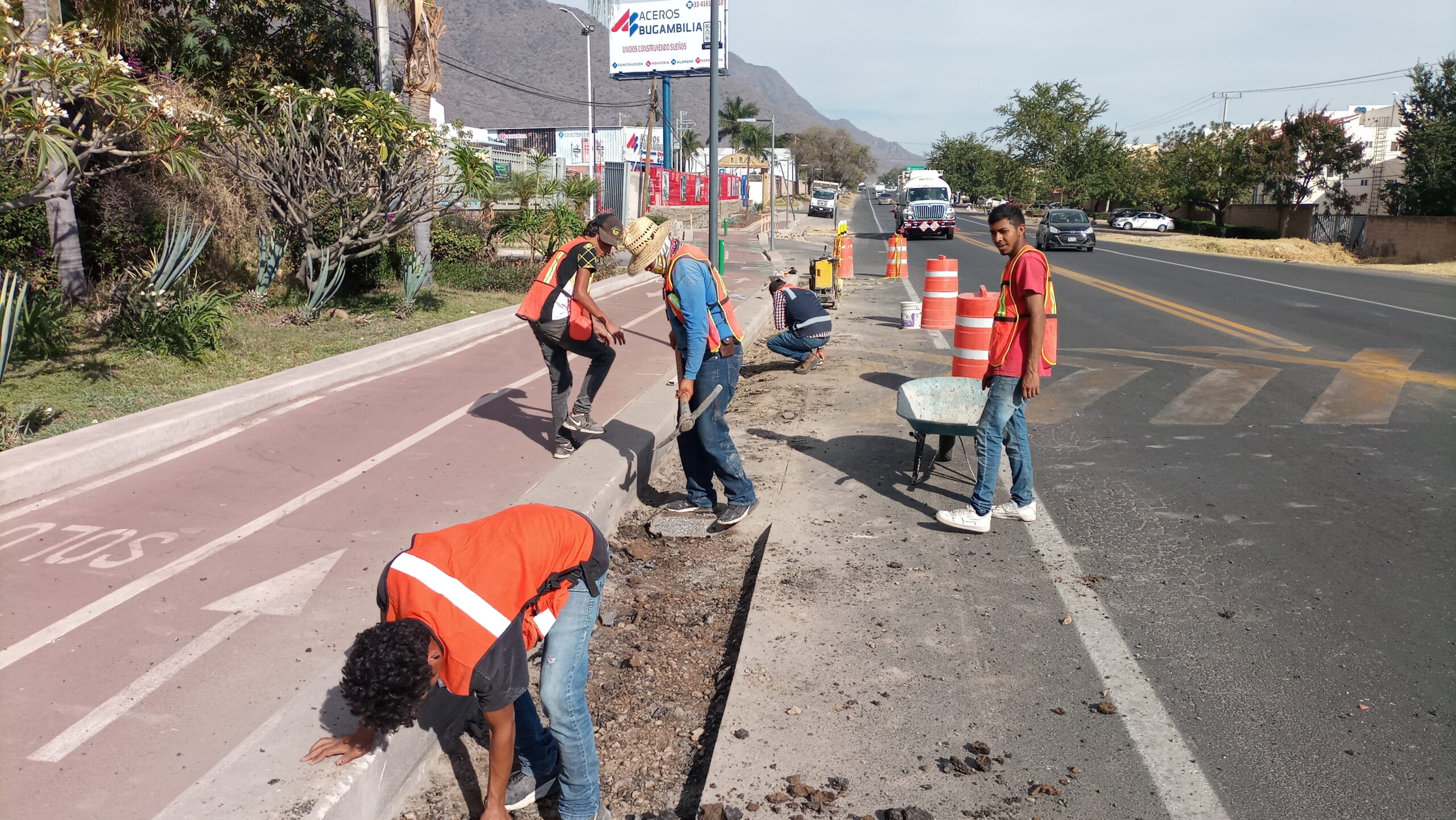 Jocotepec bike path gets finishing details