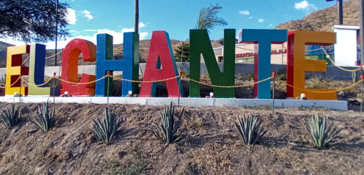 PHOTONOTE: El Chante letters get colorful