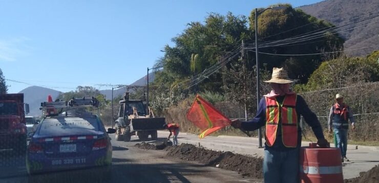 Modification to the access road to San Juan Cosalá New gutter installed