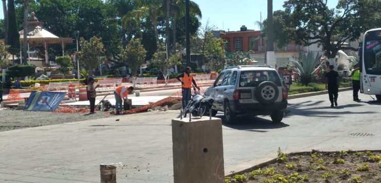 Motorcycle and pickup collide in Chapalain construction zone