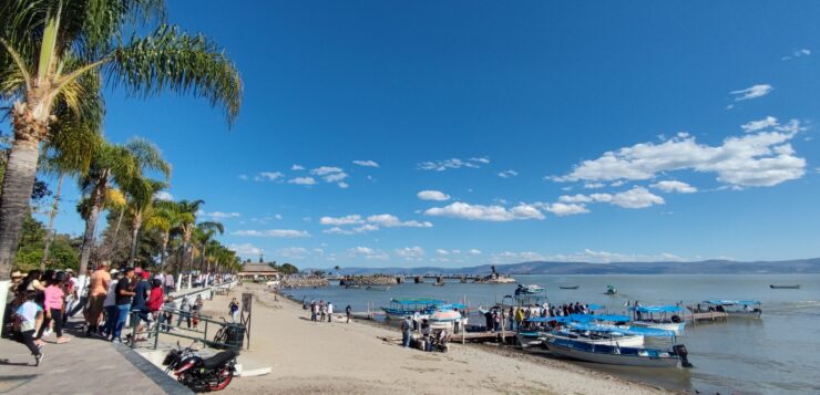 Lake Chapala down almost 30 inches during dry season