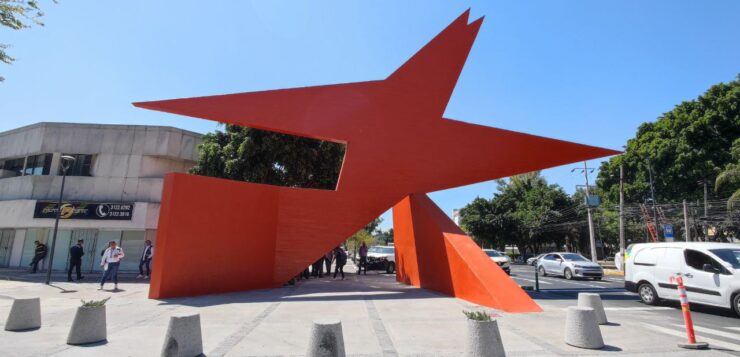 Reinauguran la escultura ‘El Pájaro de Fuego’ en Guadalajara