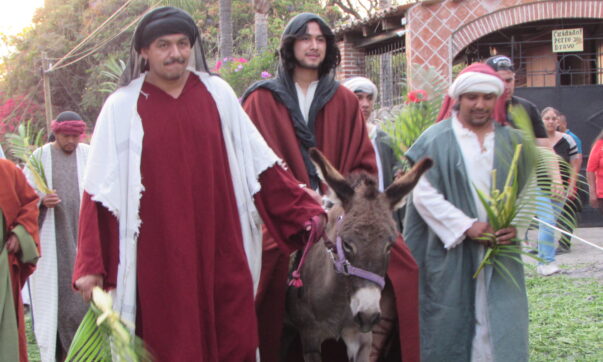 Holy Week: The re-enactment of the Passion of Christ wows in Ajijic