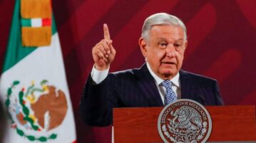 AMLO says 8.2% salary increase for teachers