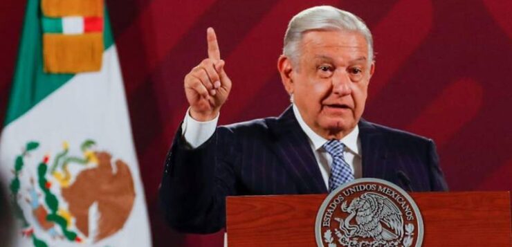 AMLO says 8.2% salary increase for teachers