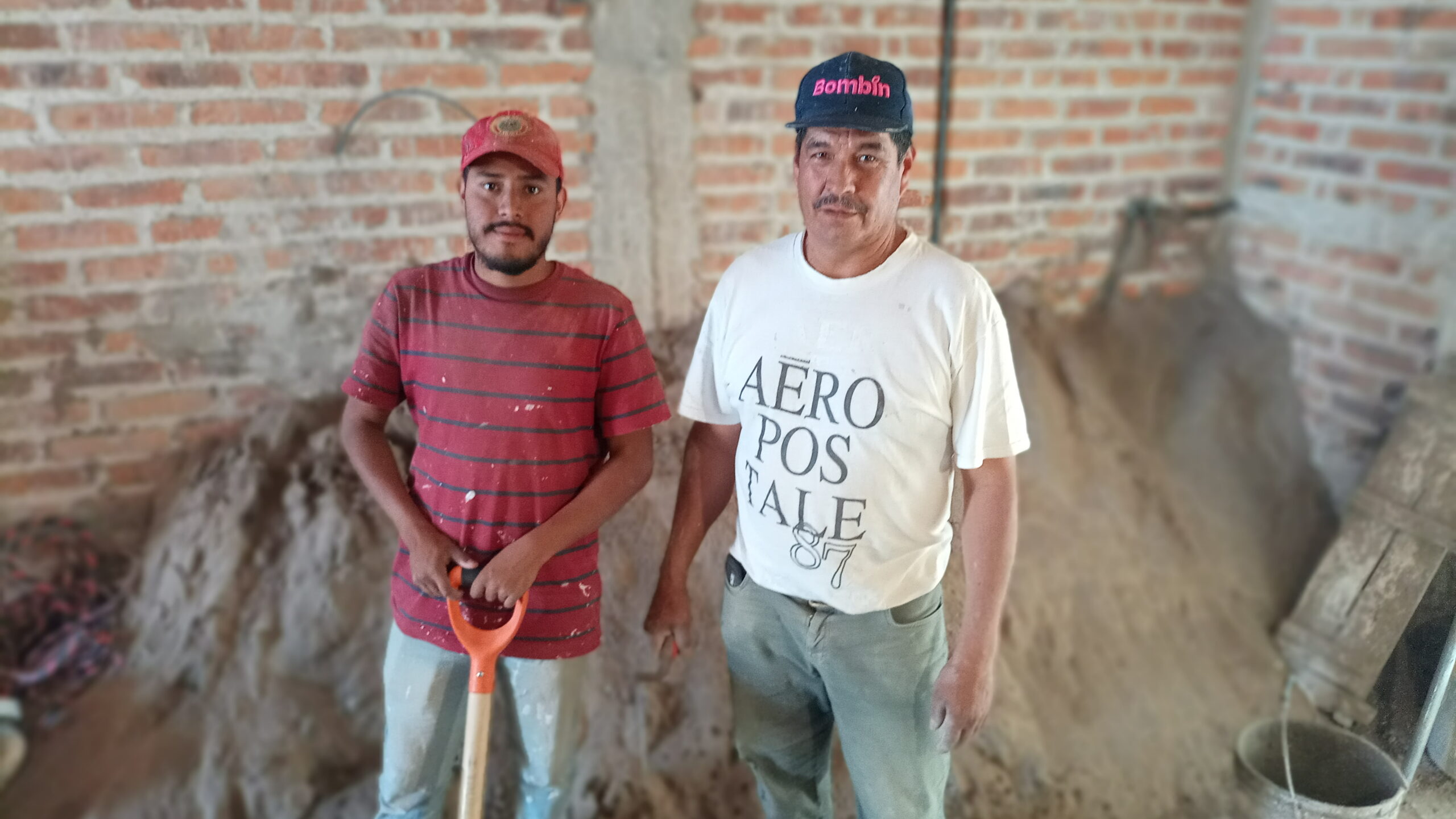 Jocotepec mason with 41 years in construction industry