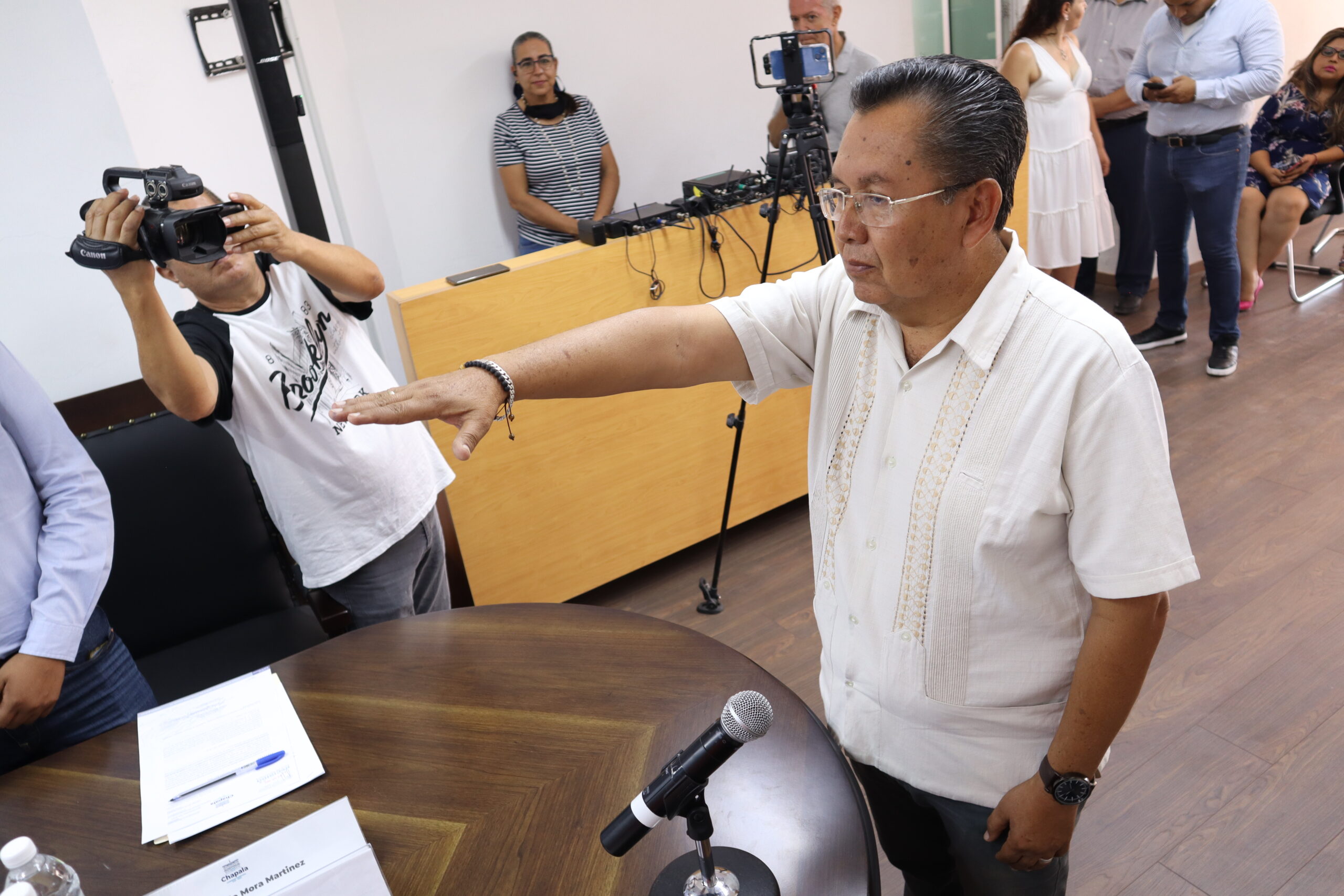 Chávez Rivas sworn in as new Chapala Municipal Treasury director.