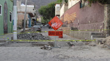 Pedestrian crosswalk placed on Flores Magón