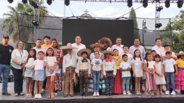 Ajijic seals its time capsule as part of the Jalisco bicentennial