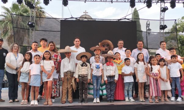 Ajijic seals its time capsule as part of the Jalisco bicentennial