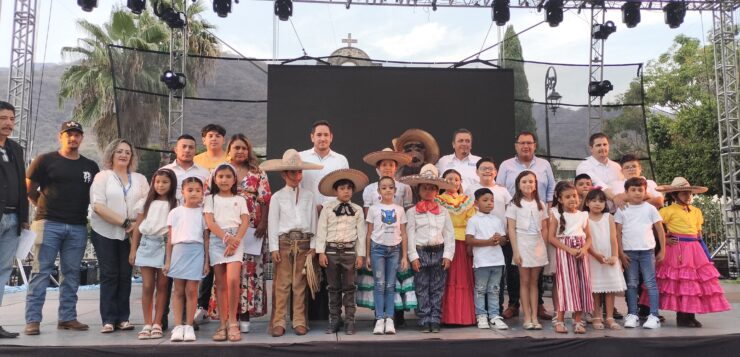 Ajijic seals its time capsule as part of the Jalisco bicentennial