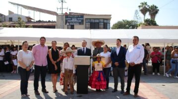 Chapala time capsule presented to the pubic before burial