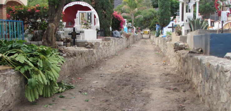 Acting Delegado begs citizens to stop dumping in Ajijic Cemetery creek