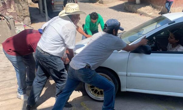 Chapala trims difficult speed bump and crosswalk in Ajijic