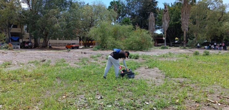 Residents of Ajijic are asked not to litter during the rainy season