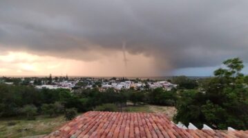 Waterspouts forms over Lake Chapala morning of August 2