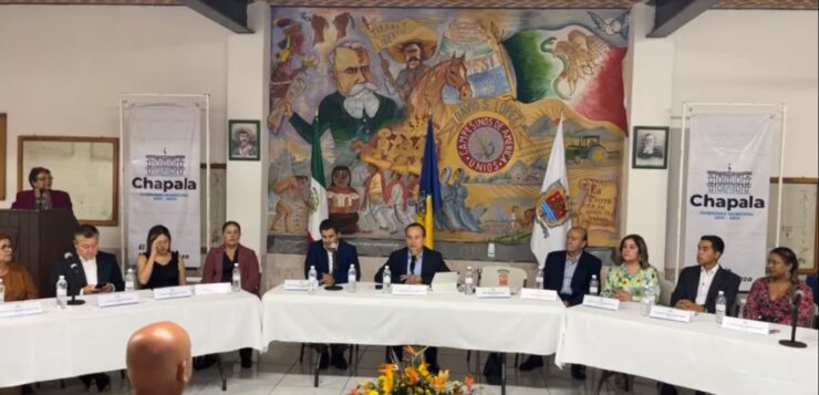 Council members approve making the Expo Membrillo an official municipal festival, in the Ejidal House of Atotonilquillo.