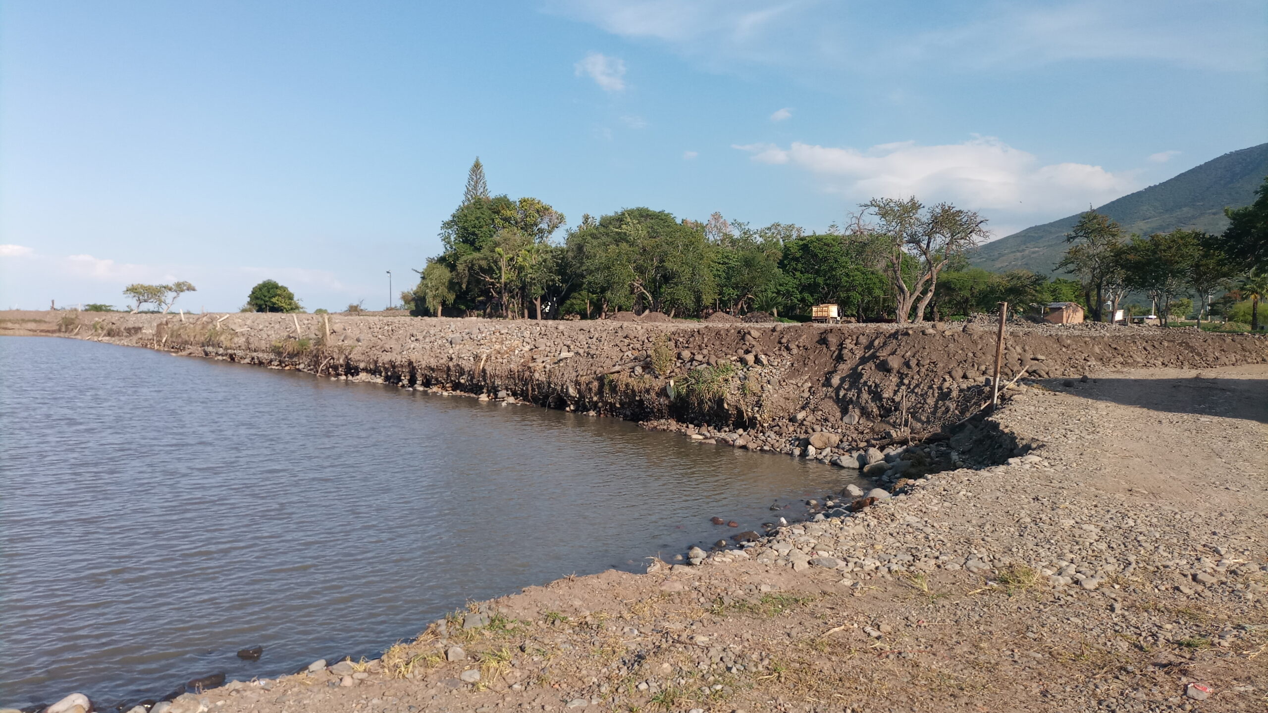 Illegal Dredging of San Cristóbal Zapotitlán shorefront reported