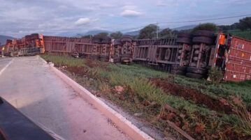 Truck overturns on a highway bypass crossing