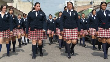 Jocotepec students march proudly in town’s patriotic parade