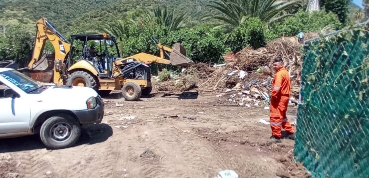 Clandestine garbage dump at the Raquet Club cleaned up