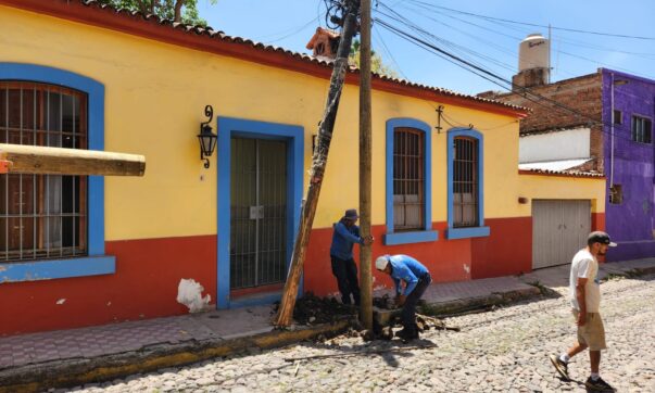 Ajijic has dozens of poles in poor condition, some dangerous