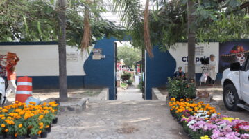 Ajijic cemetery ready for Day of the Dead