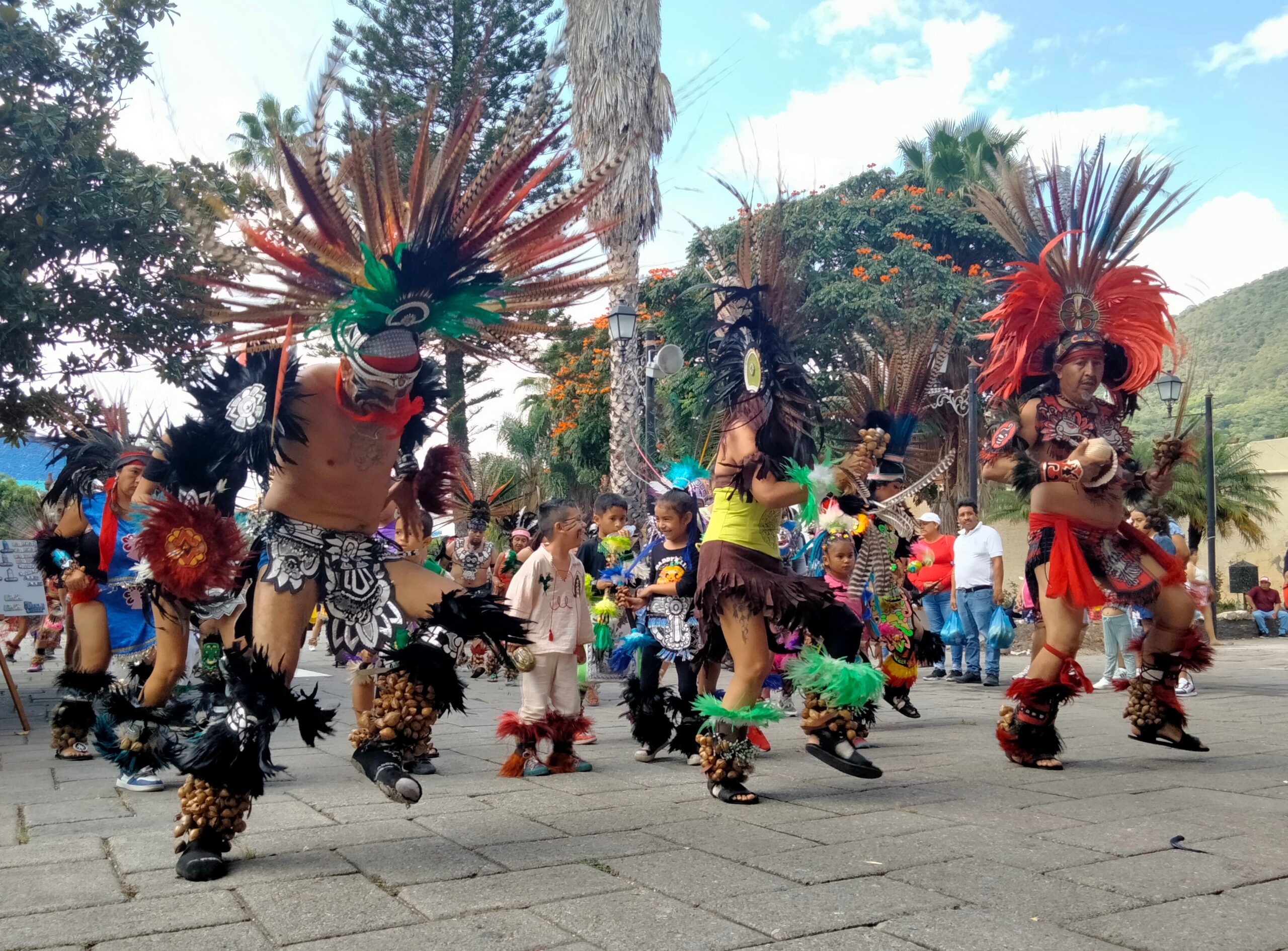 13 dance troops in Jocotepec for Day of Dancer