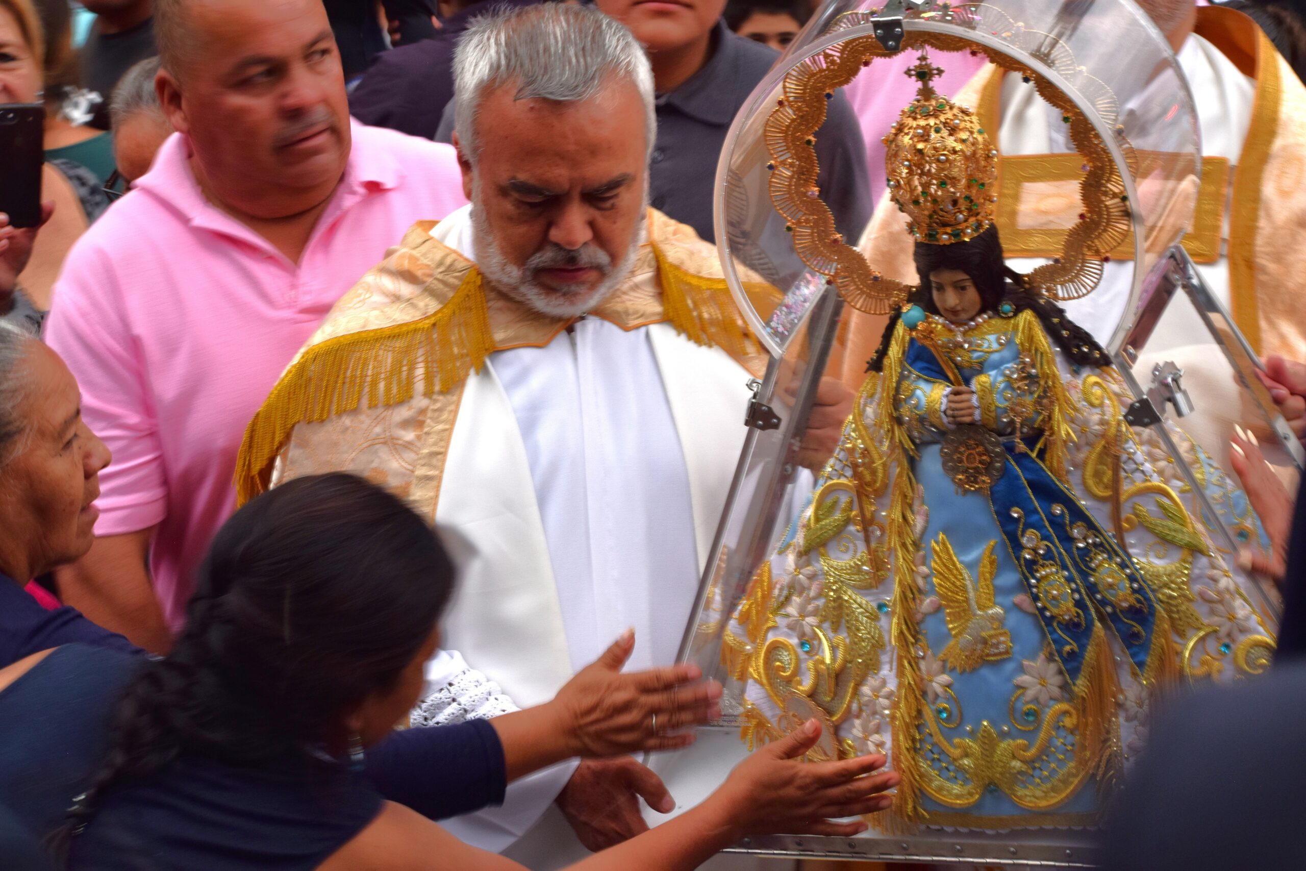 Second Chapala visit of Virgin of Zapopan brings message of love