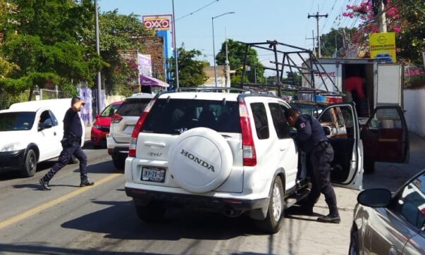 Expat collides with pickup truck in Ajijic after fatal cardiac arrest