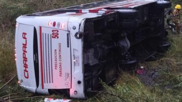 Bus leaves road, overturns leaving 11 passengers injured