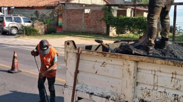 Potholes on the Chapala-Jocotepec highway being patched