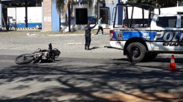 Motorcyclist crashes in Ajijic on the carretera