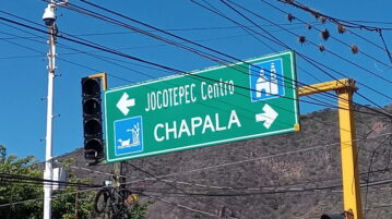 Traffic lights at intersection of access to Joso and Chapala out of order