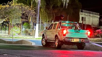 PHOTONOTE: Truck gets stuck on concrete barrier