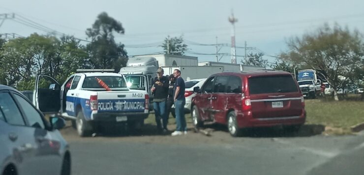 Non-injury multiple vehicle collision in congested area near Santa Rosa