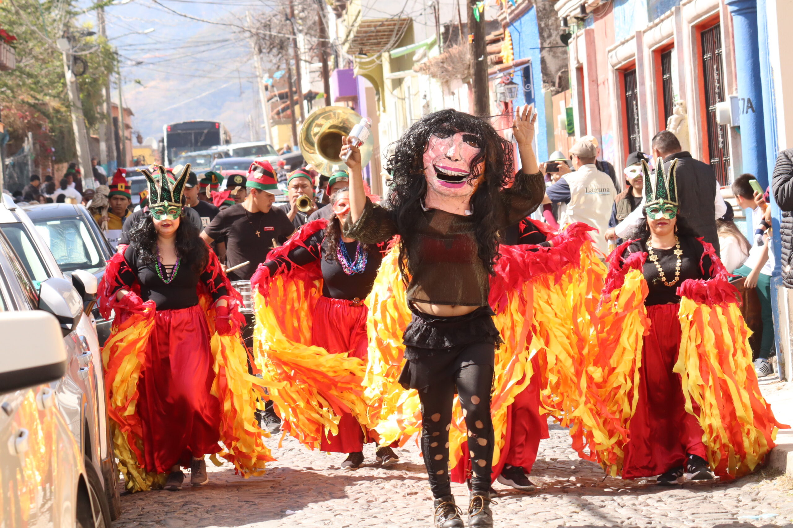 "Celebrities" visit Ajijic in the New Year's Day Parade