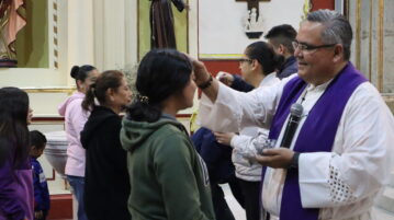 Hundreds attend Ash Wednesday service