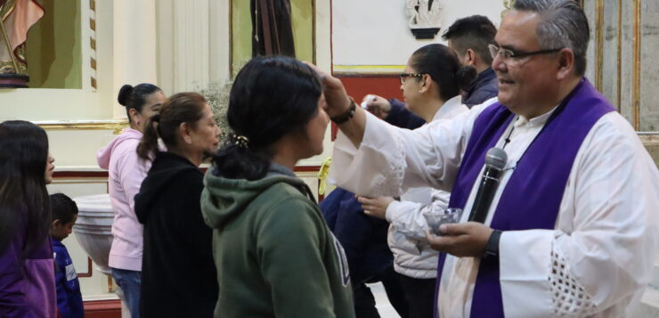 Hundreds attend Ash Wednesday service